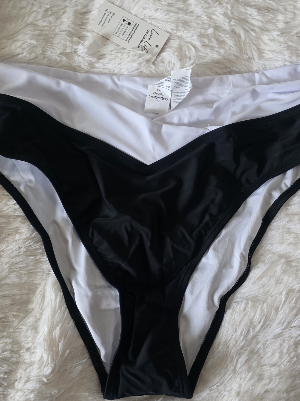 Cupshe Black and White V-Front Bikini Bottom